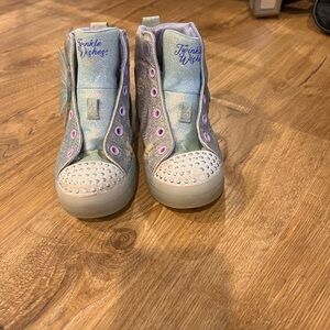 Kids Skecher’s ' Twi-Lites 2.0 Light Up High Top Sneaker l 13